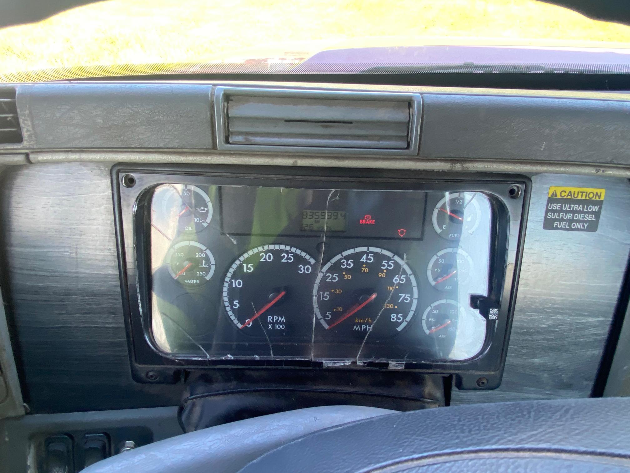 2008 FREIGHTLINER Columbia - Image 8